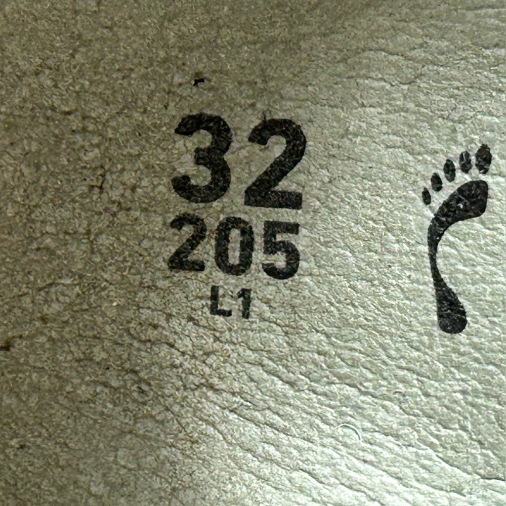 Birkenstock Kids Iridescent Silver Adjustable Strap Sandals Size 32 EU/1-1.5 US - Picture 4 of 12